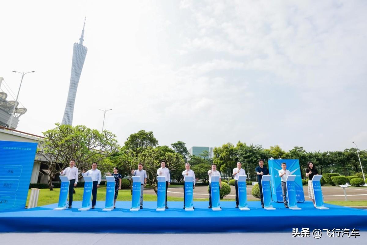 小鹏汇天旅航者X2，飞行汽车广州完成跨江飞行，推动低空经济发展(图2)