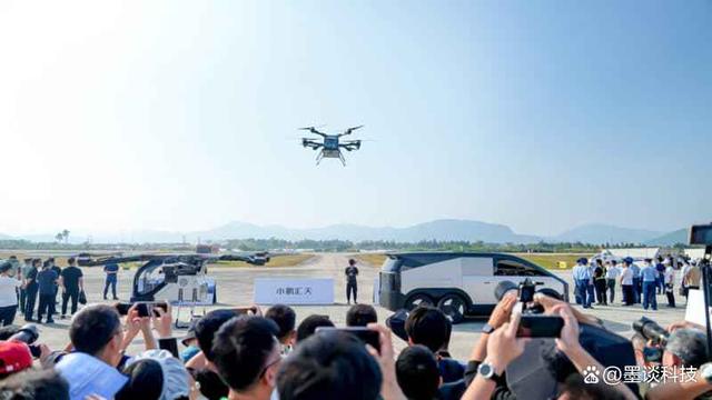 “未来出行新高度：小鹏‘陆空航母’登陆CES 2025，带你飞！”(图2)