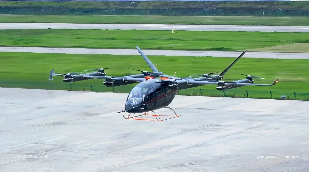 小鹏汇天获中东600台飞行汽车订单!沃兰特VE25 eVTOL完成首次有人驾驶飞行(图2) 小鹏汇天获中东600台飞行汽车订单;沃兰特VE25 eVTOL完成首次有人驾驶飞行(图3)
