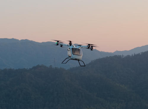 准备起飞:高域的两会观察