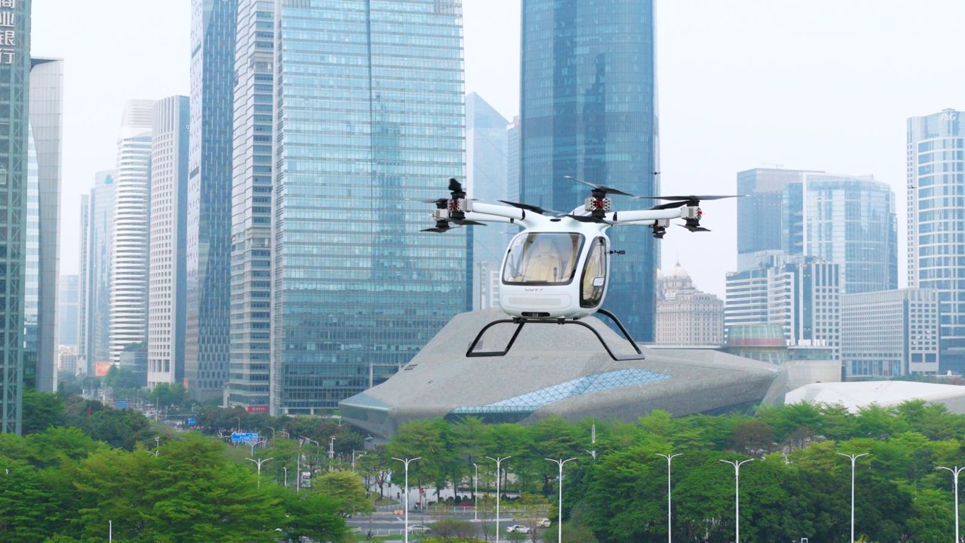 低空经济实景落地! 高域eVTOL 飞行汽车海心沙首飞